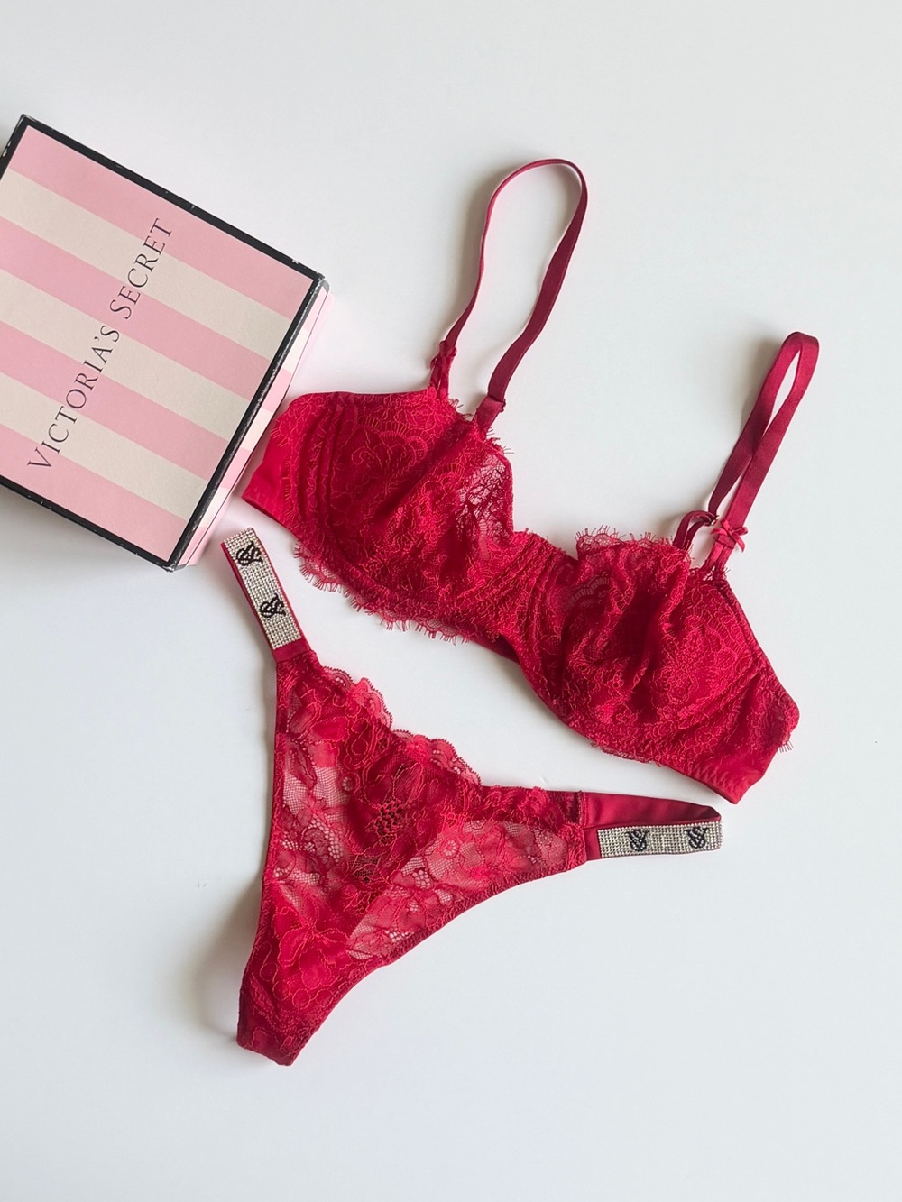 38B LARGE Victoria’s Secret red lace bra set
